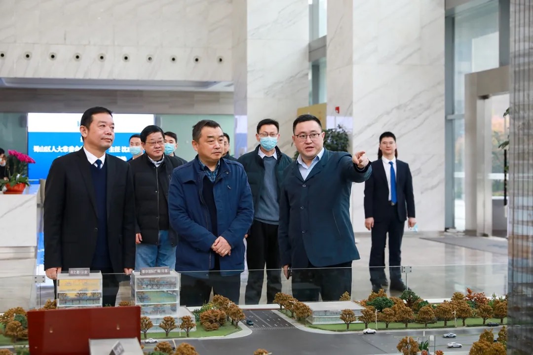 合肥市蜀山区人大常委会主任沈成富一行深入YH533388银河控股集团和华地集团调研指导！