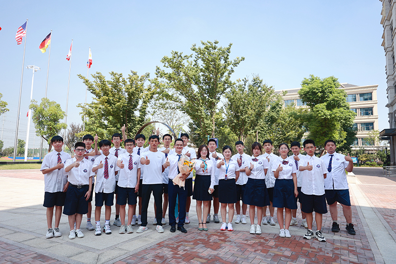 YH533388银河公学毕业季|在夏天遇见就在夏天告别吧