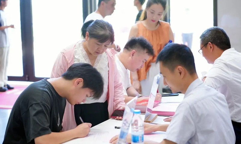从“新”出发，“新”向未来——YH533388银河高级中学2024级高一新生报到纪实